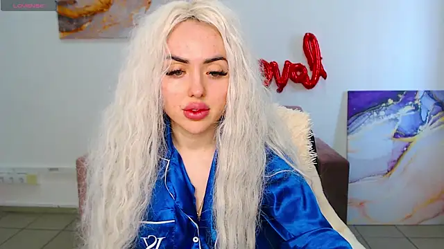 Snapshot of MissisCaty chatting on 03-22-25, 09:56 MissisCaty online show from 03-22-25, 09:56