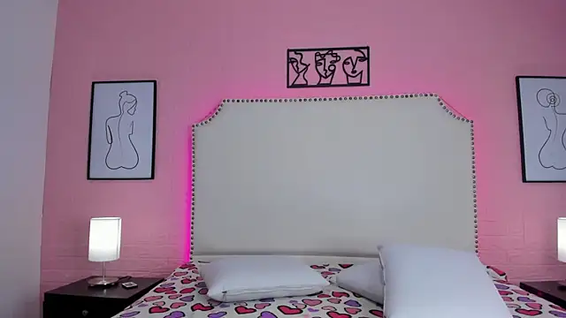  Emma whiitee  online show from 10-13-25, 01:11