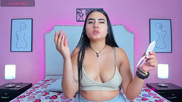  Emma whiitee  online show from 11-01-25, 01:13