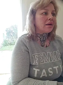 CannabisQueenn online show from 03-11-26, 09:15