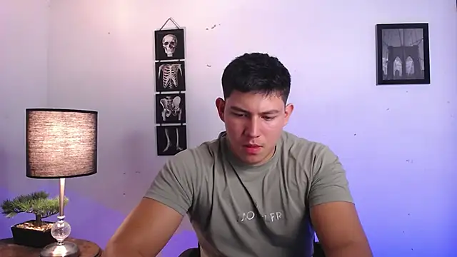 JamesCr  online show from 11-05-25, 12:43