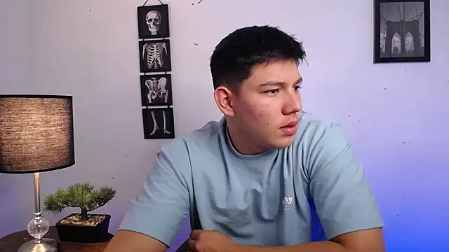 JamesCr  online show from 11-08-25, 01:11