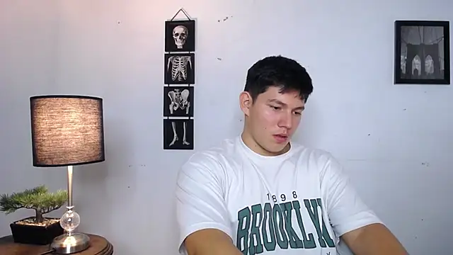 JamesCr  online show from 11-21-25, 04:33