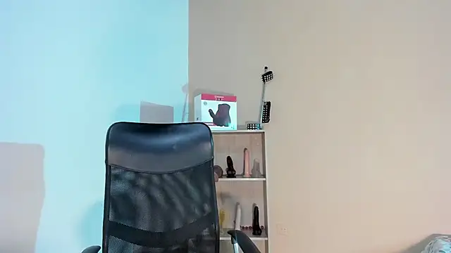 Violetta 0 online show from 11-11-25, 01:44