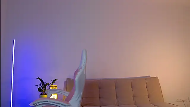 Snapshot of Maytaai chatting on 02-02-25, 11:51 Maytaai online show from 02-02-25, 11:51