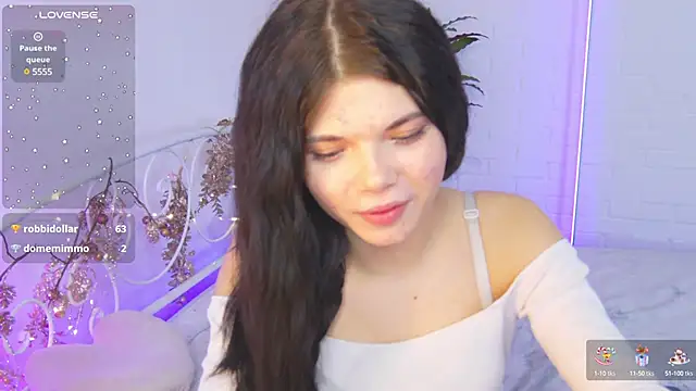 Snapshot of Maytaai chatting on 02-08-25, 12:06 Maytaai online show from 02-08-25, 12:06