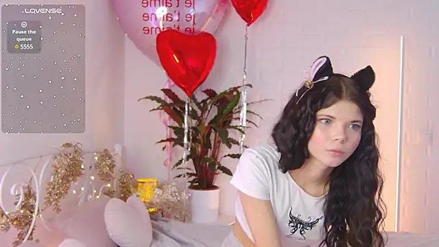 Snapshot of Maytaai chatting on 02-12-25, 12:05 Maytaai online show from 02-12-25, 12:05