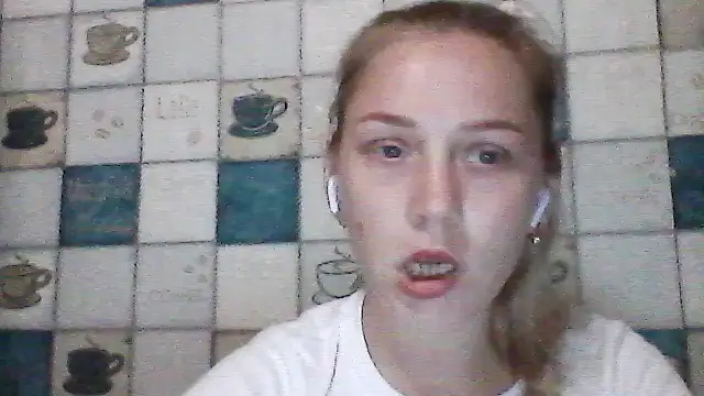Snapshot of Anna_wey chatting on 07-09-26, 06:45 Anna wey online show from 07-09-26, 06:45