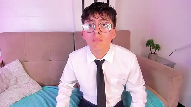 Snapshot of PepperTwink chatting on 02-27-25, 04:10 PepperTwink online show from 02-27-25, 04:10
