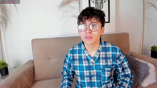 Snapshot of PepperTwink chatting on 03-13-25, 01:07 PepperTwink online show from 03-13-25, 01:07