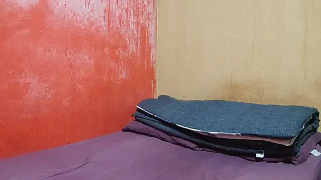 Snapshot of LuisA_Femm chatting on 12-18-25, 05:35 LuisA Femm online show from 12-18-25, 05:35