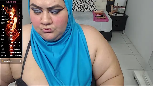 Snapshot of Aaliyah11 chatting on 02-06-25, 03:20 Aaliyah11 online show from 02-06-25, 03:20