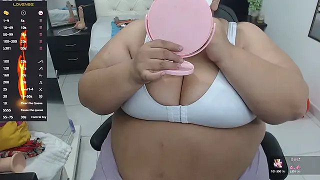 Snapshot of Aaliyah11 chatting on 03-06-25, 02:41 Aaliyah11 online show from 03-06-25, 02:41