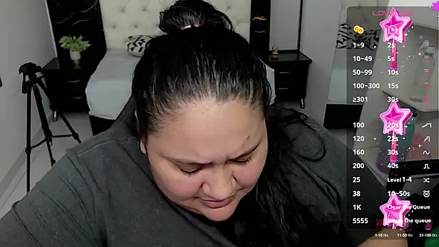 Snapshot of Aaliyah11 chatting on 09-25-25, 10:13 Aaliyah11 online show from 09-25-25, 10:13