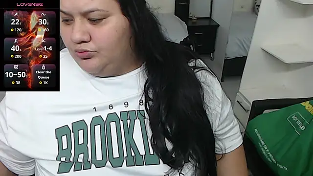 Snapshot of Aaliyah11 chatting on 10-15-25, 02:01 Aaliyah11 online show from 10-15-25, 02:01