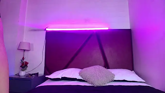 Snapshot of Nikkenyx chatting on 02-12-26, 04:07 Nikkenyx online show from 02-12-26, 04:07