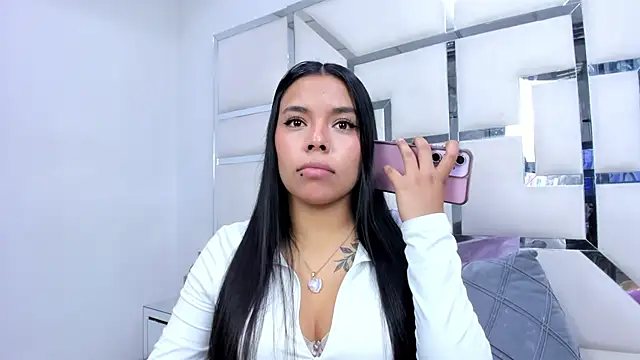 ZoeWan69 online show from 03-08-26, 01:48