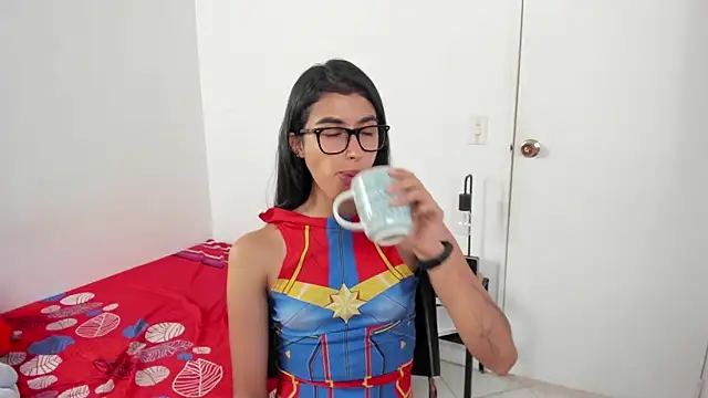Snapshot of Mazikeen__18 chatting on 05-28-26, 01:08 Mazikeen 18 online show from 05-28-26, 01:08