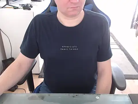 Snapshot of ruplumber chatting on 03-18-25, 08:47 ruplumber online show from 03-18-25, 08:47