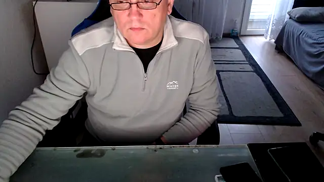 Snapshot of ruplumber chatting on 10-06-25, 04:04 ruplumber online show from 10-06-25, 04:04