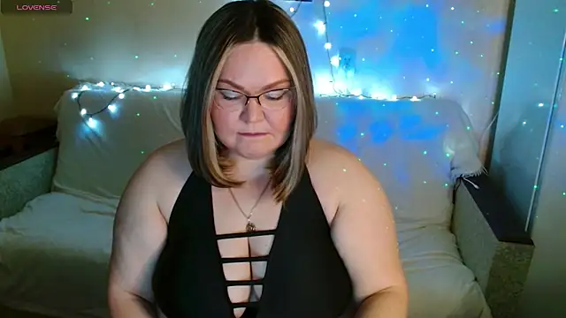 Vivien  wet online show from 03-02-25, 08:29