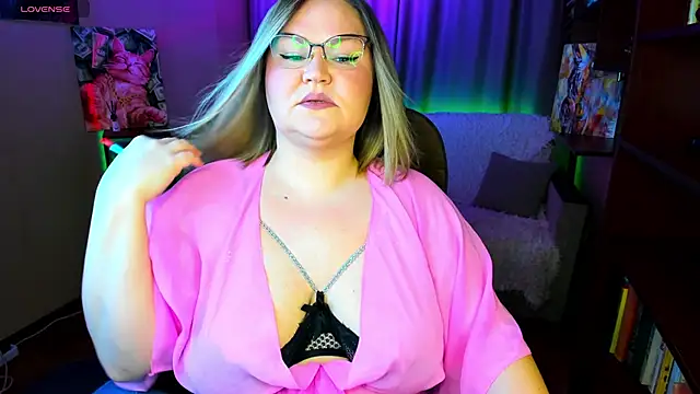 Snapshot of Vivien__wet chatting on 01-18-26, 12:58 Vivien wet online show from 01-18-26, 12:58