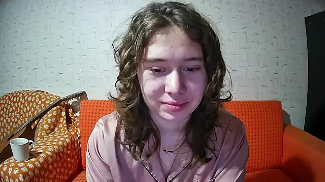 girliemilk online show from 11-17-25, 09:20