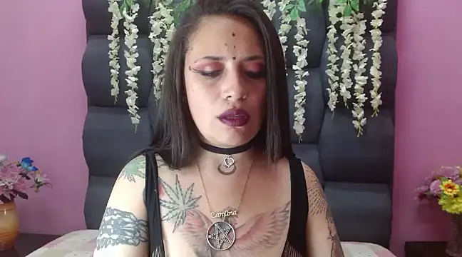 Snapshot of Fenix_Lilith chatting on 03-15-25, 01:29 Fenix Lilith online show from 03-15-25, 01:29