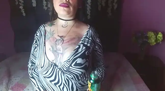 Snapshot of Fenix_Lilith chatting on 03-21-25, 04:51 Fenix Lilith online show from 03-21-25, 04:51