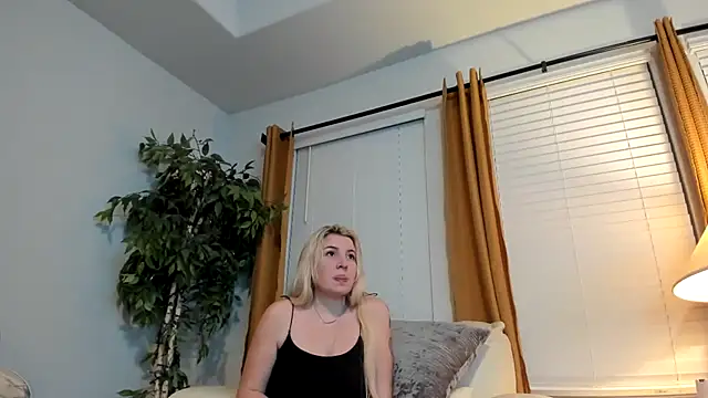 Snapshot of kaliii_jones chatting on 02-15-25, 12:26 kaliii jones online show from 02-15-25, 12:26