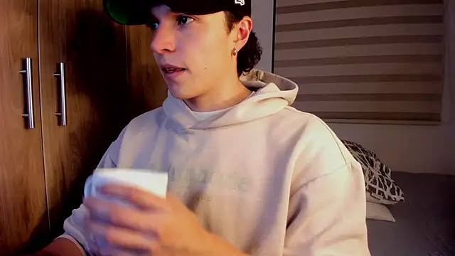 Snapshot of Mastrangelo_xxx chatting on 02-03-26, 03:48 Mastrangelo xxx online show from 02-03-26, 03:48