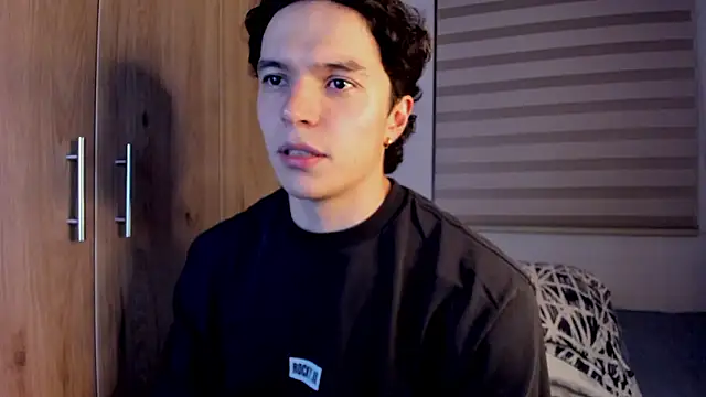 Snapshot of Mastrangelo_xxx chatting on 02-04-26, 04:18 Mastrangelo xxx online show from 02-04-26, 04:18