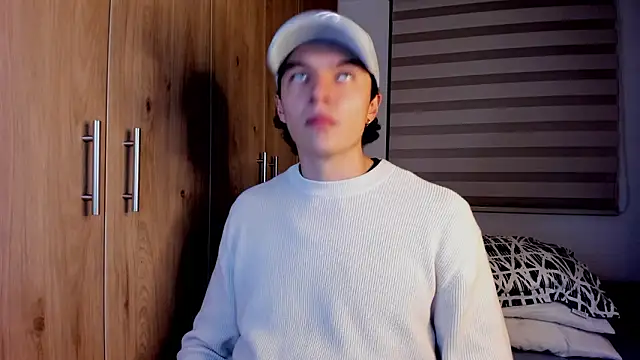 Snapshot of Mastrangelo_xxx chatting on 02-06-26, 04:06 Mastrangelo xxx online show from 02-06-26, 04:06