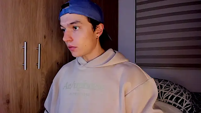 Snapshot of Mastrangelo_xxx chatting on 02-18-26, 03:35 Mastrangelo xxx online show from 02-18-26, 03:35