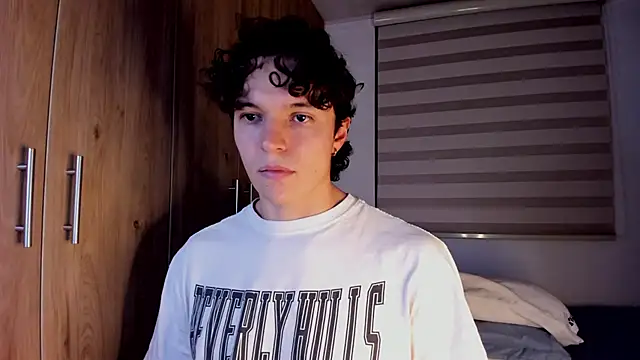 Snapshot of Mastrangelo_xxx chatting on 03-04-26, 04:07 Mastrangelo xxx online show from 03-04-26, 04:07