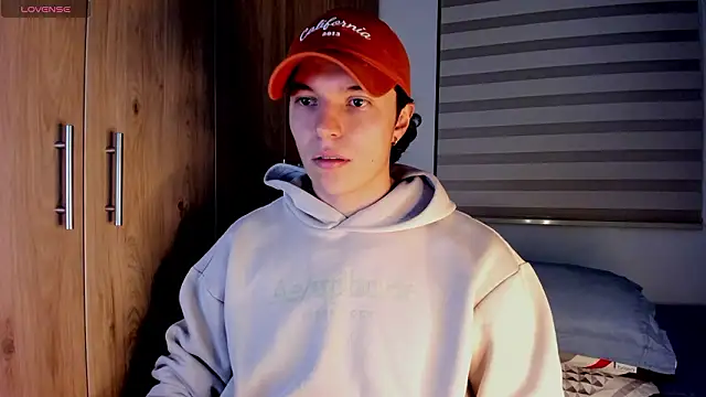 Snapshot of Mastrangelo_xxx chatting on 03-19-26, 02:37 Mastrangelo xxx online show from 03-19-26, 02:37