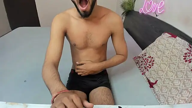 Queen Couple online show from 11-18-25, 05:56