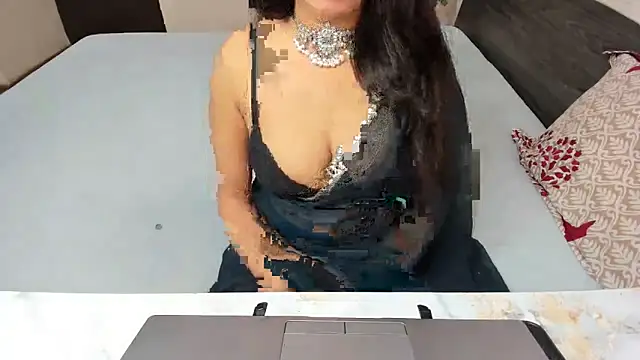 Snapshot of Queen_Couple chatting on 02-03-26, 06:22 Queen Couple online show from 02-03-26, 06:22