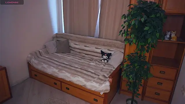 EleneBrach online show from 09-17-25, 07:32