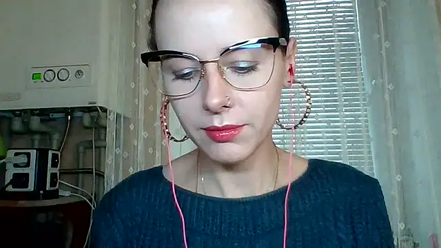 LuminousLady online show from 09-30-25, 07:24