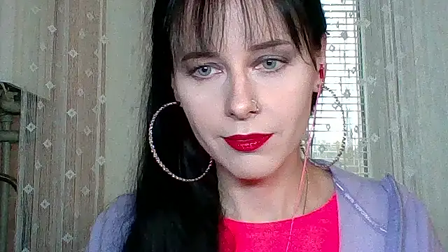 LuminousLady online show from 10-10-25, 01:32