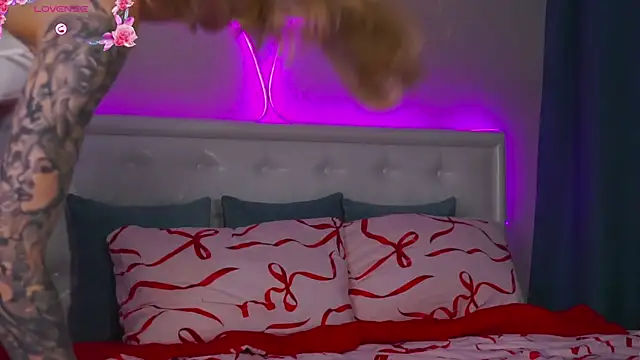 LeaCox  online show from 11-20-25, 08:25