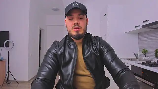 Snapshot of ZackMasterss chatting on 02-24-25, 01:35 ZackMasterss online show from 02-24-25, 01:35