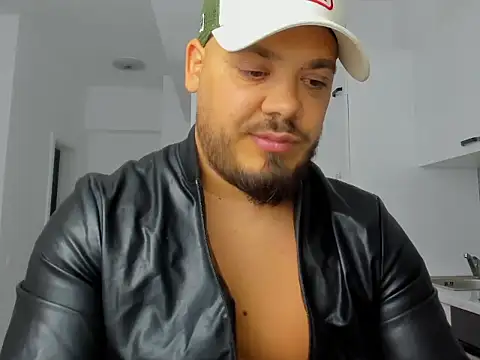 Snapshot of ZackMasterss chatting on 09-08-25, 10:53 ZackMasterss online show from 09-08-25, 10:53