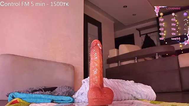 queeneliaa online show from 03-17-26, 08:56