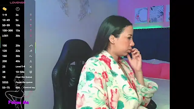 SallyWhitee online show from 12-04-25, 04:00