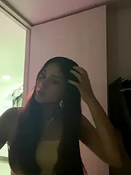 Snapshot of AngelRuby chatting on 11-22-25, 01:37 AngelRuby online show from 11-22-25, 01:37