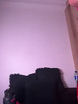 Snapshot of AngelRuby chatting on 12-18-25, 09:26 AngelRuby online show from 12-18-25, 09:26