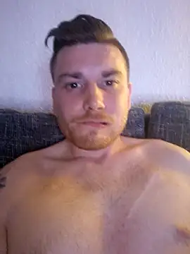 Snapshot of Foxtrott_242 chatting on 09-27-25, 10:37 Foxtrott 242 online show from 09-27-25, 10:37