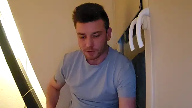 Snapshot of Foxtrott_242 chatting on 02-02-26, 11:03 Foxtrott 242 online show from 02-02-26, 11:03